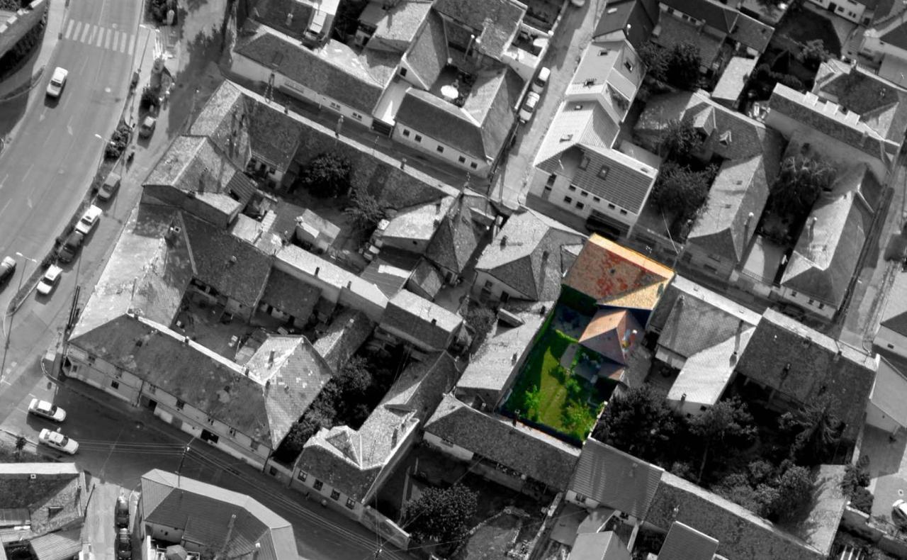 Green Tree Apartment Pécs Esterno foto
